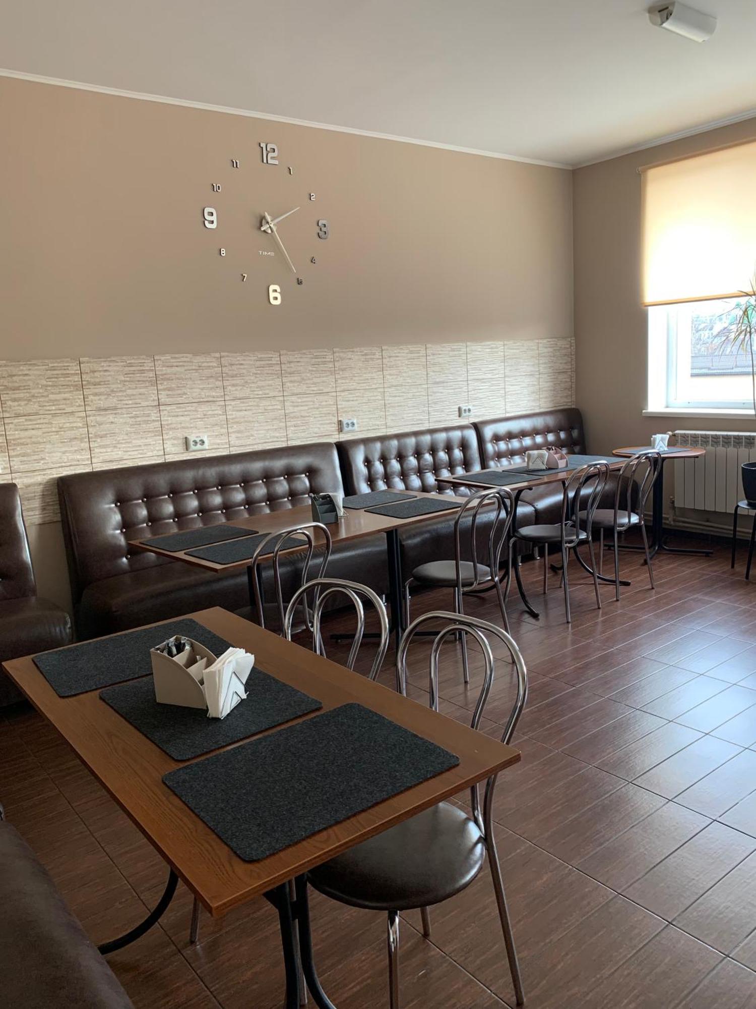 Yurus Hostel Lviv Exterior photo