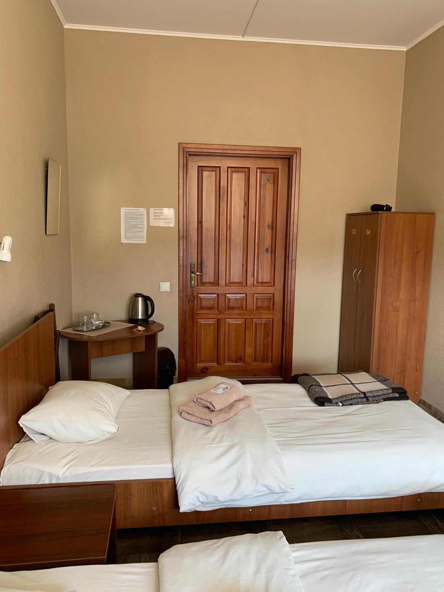 Yurus Hostel Lviv Exterior photo